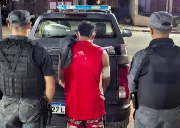 Un hombre corre riesgo de muerte tras ser apuñalado y su pareja embarazada fue golpeada durante una gresca en Federación: Detuvieron al agresor