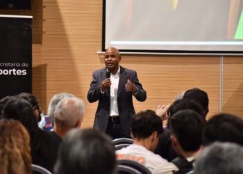 El Programa “Referentes Deportivos Barriales” comenzó con las clases de boxeo