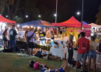 La feria paseo del río celebró una edición especial por el día de la mujer
