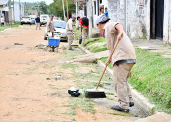 La Municipalidad realizó trabajos de saneamiento, mantenimiento y educación ambiental en el barrio toronjal