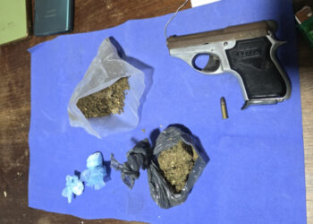 Allanamientos Positivos: secuestro de armas de fuego, cartuchería, drogas y dos personas detenidas