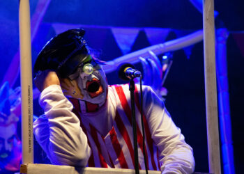 La murga uruguaya «Falta la Papa» llega a Concordia tras su consagración en Paysandú