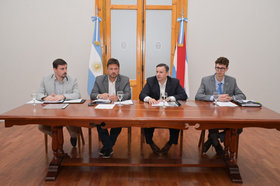 Avanzan los lineamientos para la compactación y descontaminación de vehículos