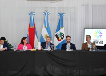 El gobernador se reunió con intendentes de Juntos por Entre Ríos