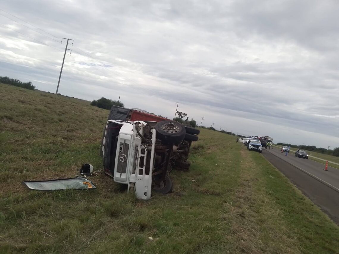 Tarde de domingo en la Autovía 14: dos vehículos volcados, pero sin heridos graves