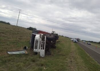 Tarde de domingo en la Autovía 14: dos vehículos volcados, pero sin heridos graves