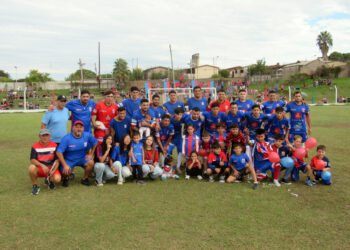 Almirante Brown arrasó 6–0 y se robó todas las miradas en la quinta fecha de la Divisional B