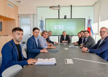 El Intendente Bravo se reunió con el Gobernador Frigerio para avanzar con la obra de Remodelación y Puesta en Valor de la Plaza de los Constituyentes