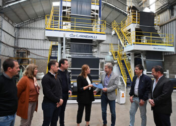 Frigerio entregó el respaldo de la provincia para una inversión productiva de 300.000 dólares en Larroque