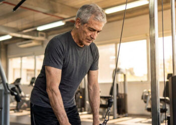 Ejercicio de fuerza y alimentación saludable son pilares para prevenir la sarcopenia