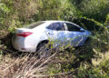 Ruta 4: despiste de un auto en curva el duraznal