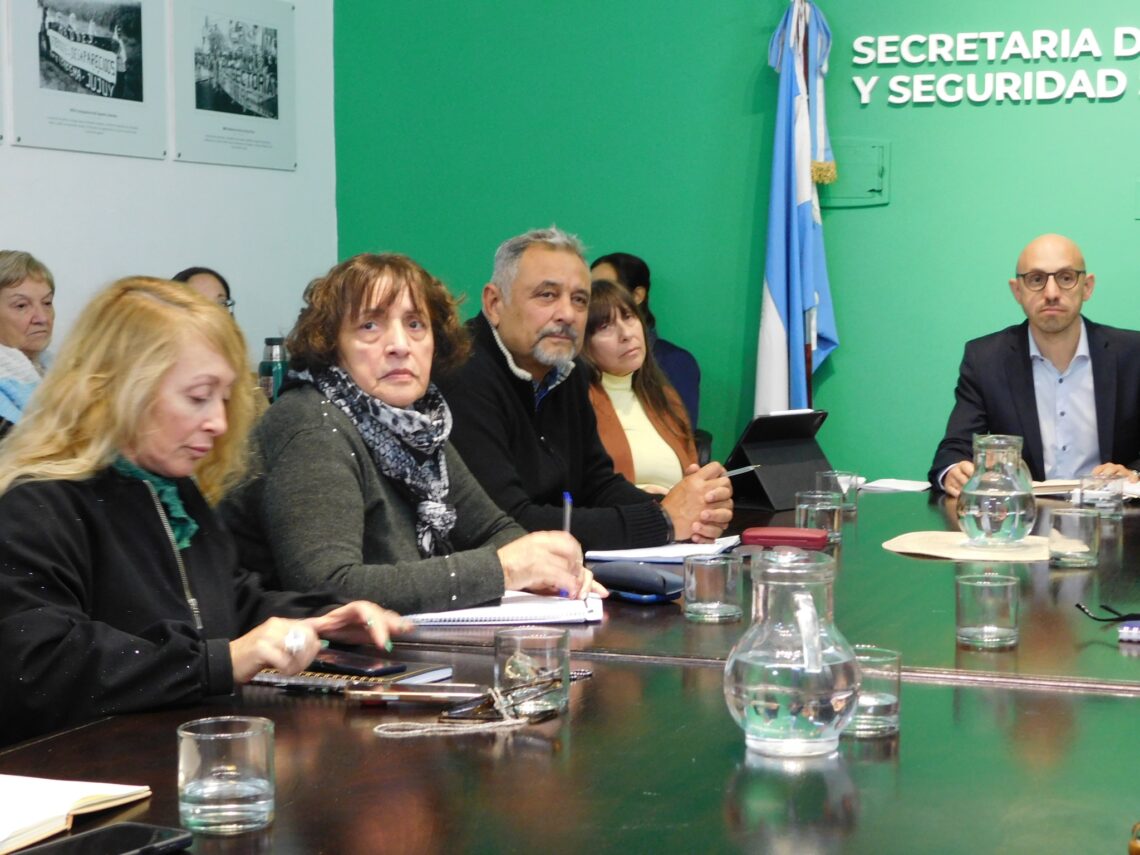 Volvieron a reunirse los gremios y el ejecutivo provincial luego del cuarto intermedio de la semana pasada.