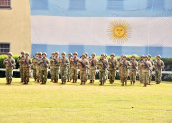 El Intendente Azcué participó del acto por el 216° aniversario del Ejército Argentino