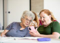 Abren las inscripciones para capacitaciones digitales para adultos mayores