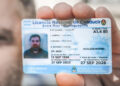 Los deudores alimentarios no podrán obtener licencias de conducir profesionales