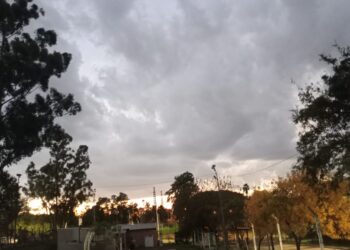 Emitieron alerta amarillo y naranja por tormentas fuertes y severas