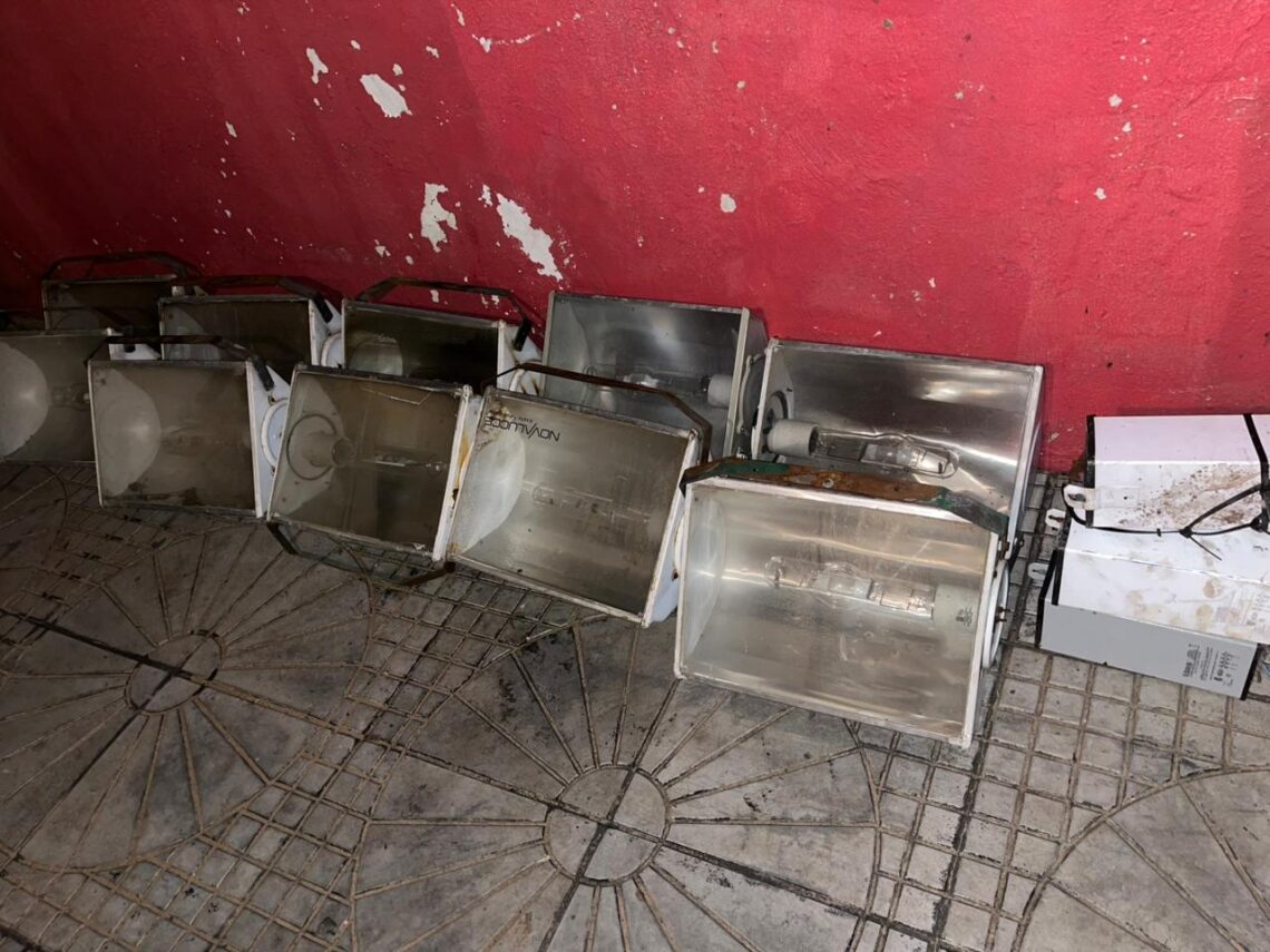Donación de reflectores fortalece el crecimiento del Club Atlético Almirante Brown