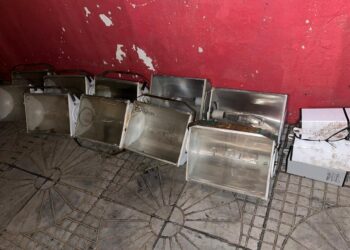 Donación de reflectores fortalece el crecimiento del Club Atlético Almirante Brown