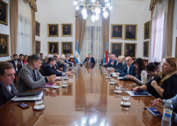 Salud, maquinarias y sistema previsional en la agenda de una nueva reunión de gabinete
