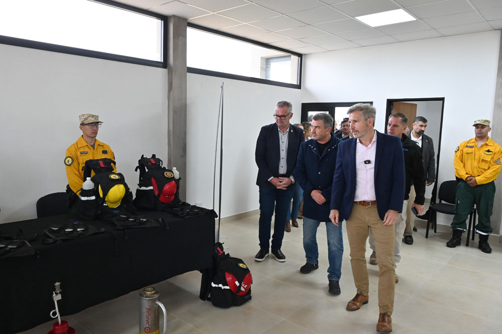 Frigerio en Victoria entregó financiamiento al municipio e inauguró la brigada forestal y obras en el hospital geriátrico