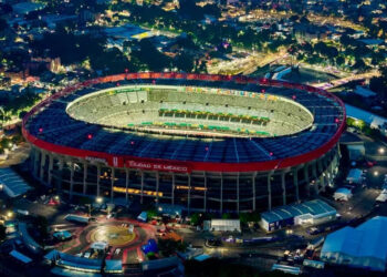 El Mundial arranca con triple show
