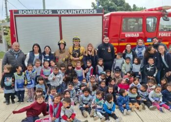 Bomberos Voluntarios capacitaron a los chicos del Jardín «Cerrito de Ilusión»