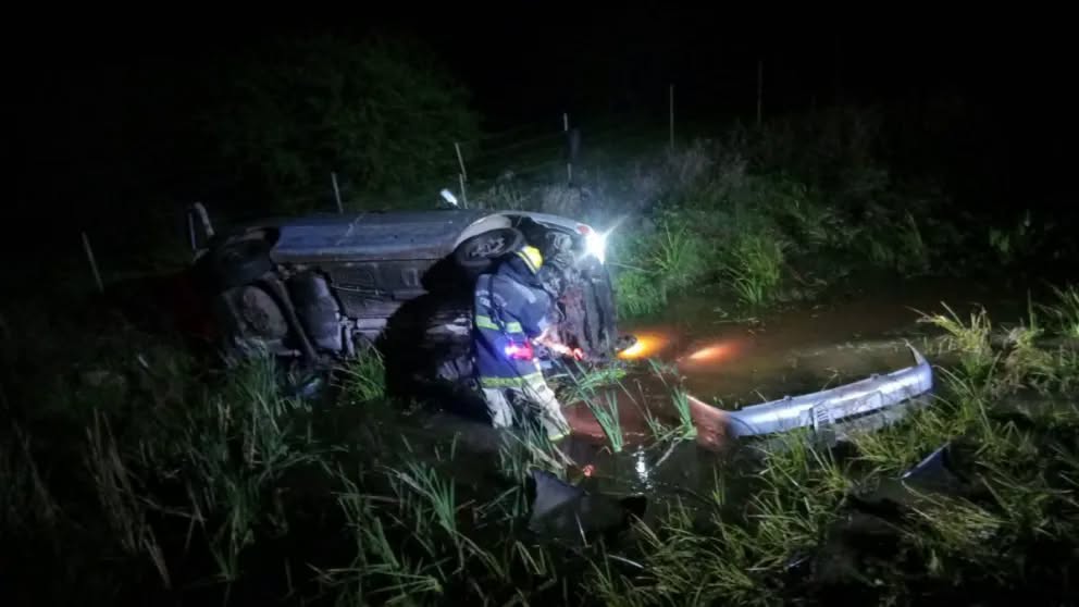 Ruta 14: Una pareja resultó herida tras un violento vuelco a un kilómetro de Ceibas