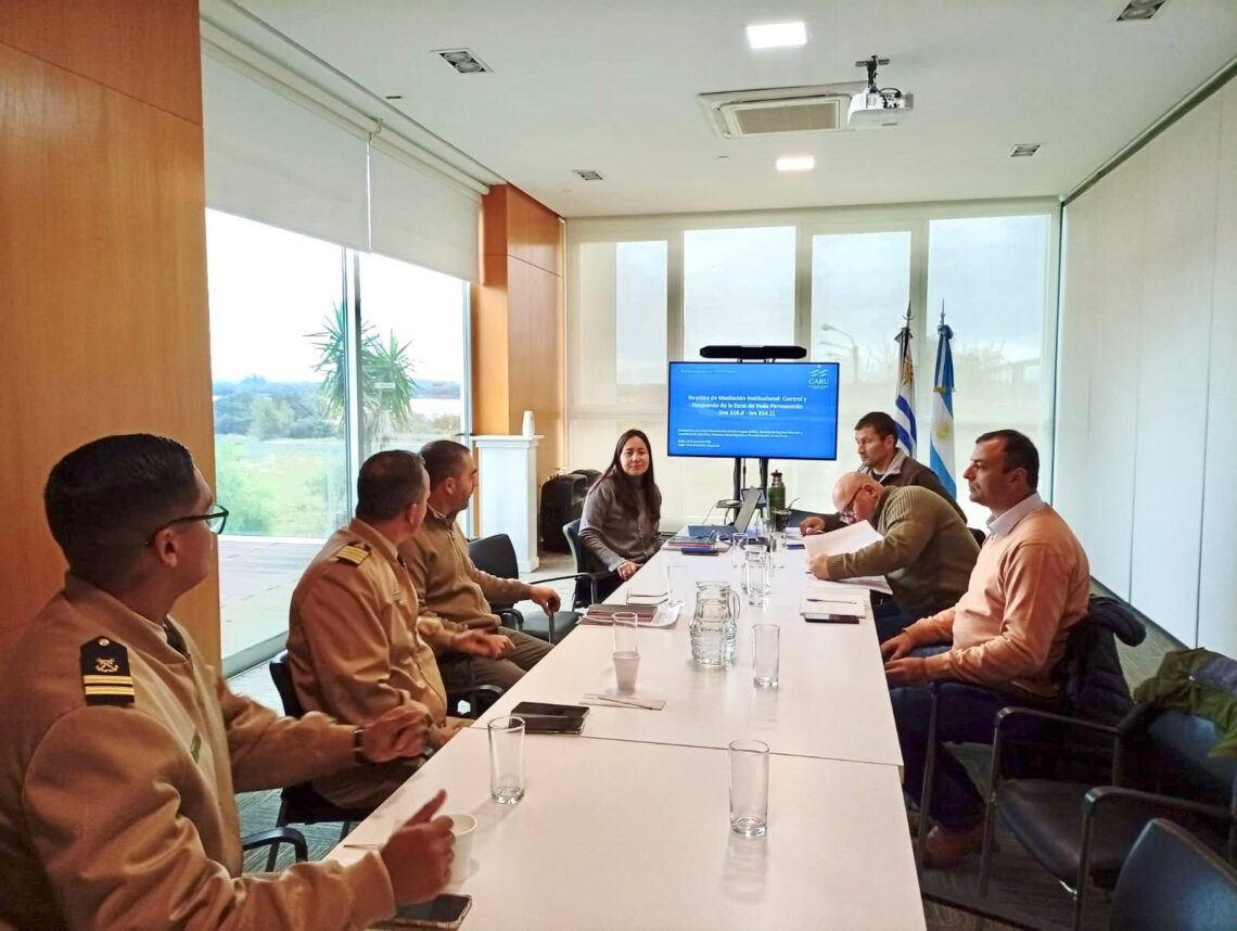 Reunión institucional con CARU para fortalecer el control en la zona de veda