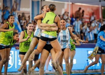 ¡Histórico! Las Kamikazes son campeonas del mundo y el beach handball argentino toca el cielo con las manos