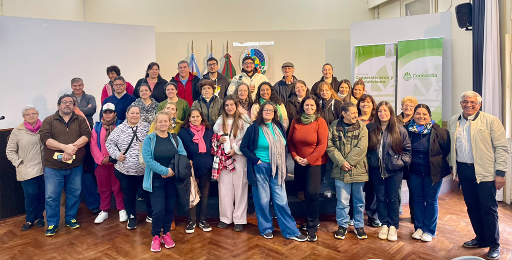 Feriantes y Municipio trabajan en conjunto para fortalecer los espacios de comercialización local