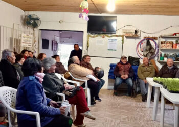 Adultos mayores participaron de una capacitación en huertas y alimentación saludable