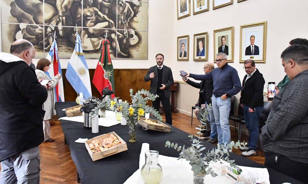 Azcué: “valoramos el trabajo de quienes ejercen el periodismo con responsabilidad y compromiso”