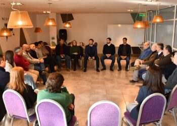 Azcué acordó con las instituciones una agenda para facilitar inversiones y fortalecer la actividad económica