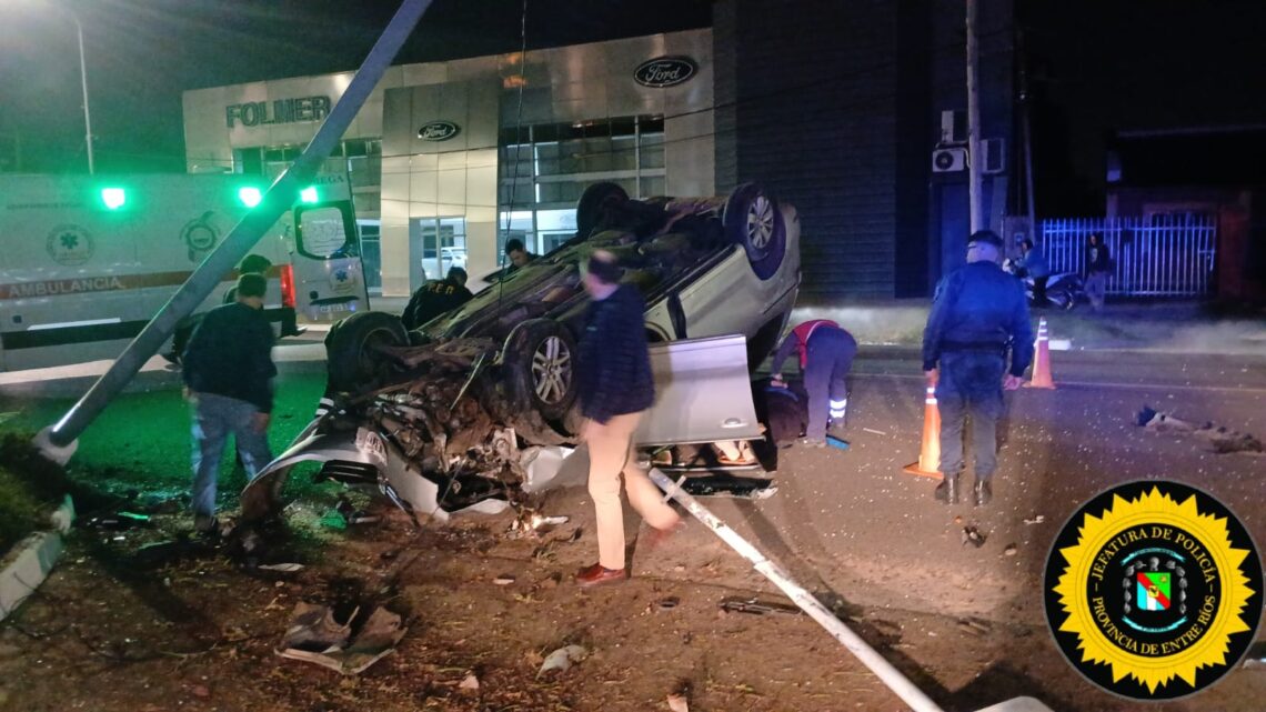 Accidente de tránsito con dos personas lesionadas en avenida Eva Perón