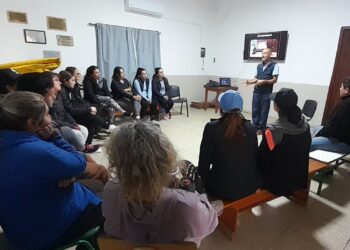 «Las 23 horas restantes son tan importantes como la hora de entrenar»: Destacada charla del Dr. Nicolás Hollmann en el CEF N°4