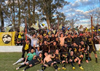 Comunicaciones venció a Salto Grande y se clasificó al Regional
