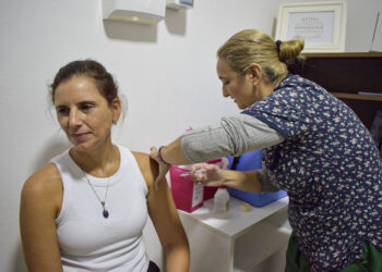 Recomiendan anticipar la vacunación antes del aumento de los casos de gripe
