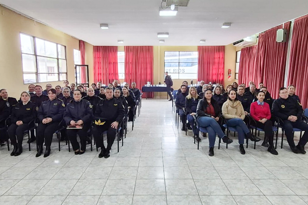Equipos de salud de la Policía de Entre Ríos se capacitaron en prevención del suicidio
