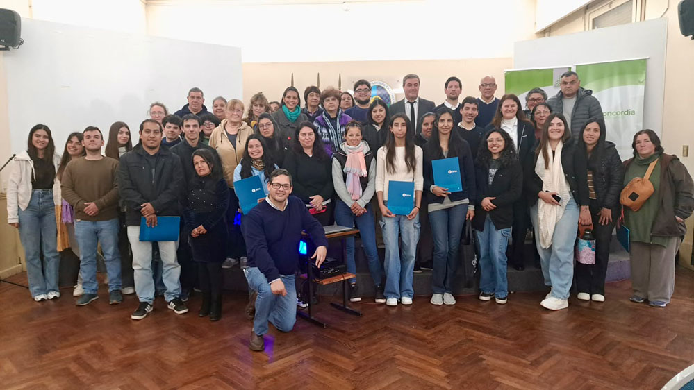 Emprendedores y comerciantes fueron capacitados sobre pagos digitales y seguridad informática