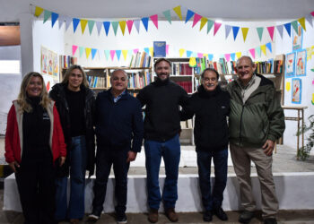 Un salón comunitario, que era usado como local bailable, pasó a ser un espacio de lectura y formación