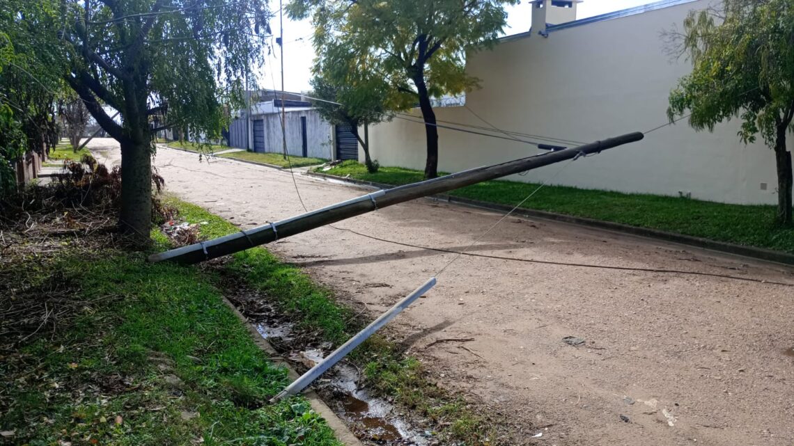 Caos por el temporal en Entre Ríos: Investigan si una «cola de tornado» volteó una línea de alta tensión y dejó sin luz a Concordia y la región