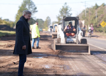 El gobernador recorrió las obras que se realizan en las rutas provinciales 4 y 22