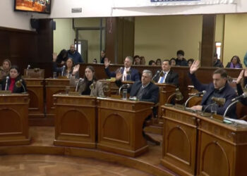 Fuerte debate por los despidos municipales: el Concejo convocó por unanimidad al secretario Pablo Ferreira
