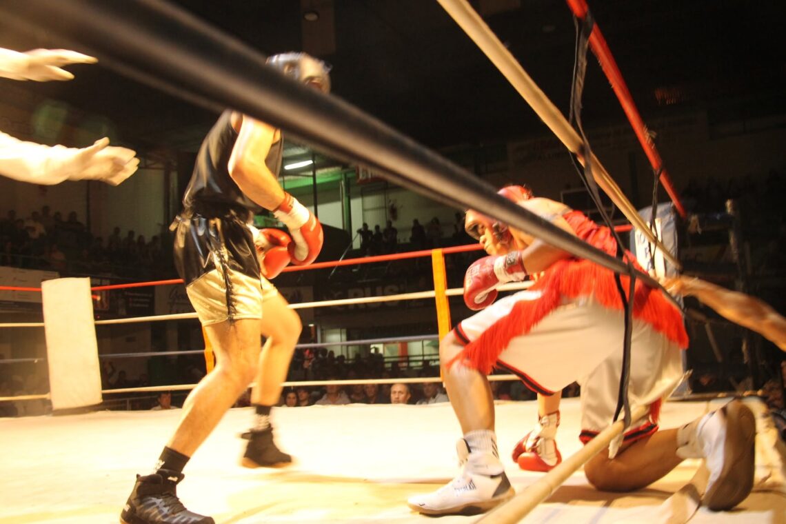 Gran velada de boxeo en «El Gigante Verde»: triunfo de Federico Boson en la pelea de fondo y clasificación de Gonzalo Prette