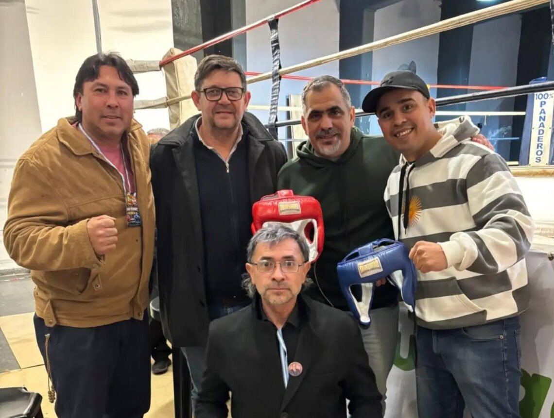 La Federación Entrerriana de Box destacó la organización del Torneo Interprovincial en Concordia y entregó equipamiento