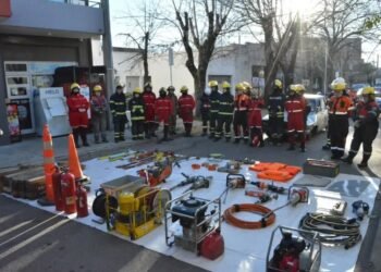 Bomberos Voluntarios de Concordia se capacitaron en técnicas avanzadas de rescate vehicular