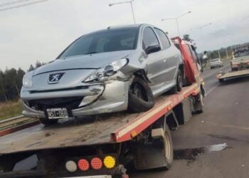 Se durmió al volante y despistó en la autovía