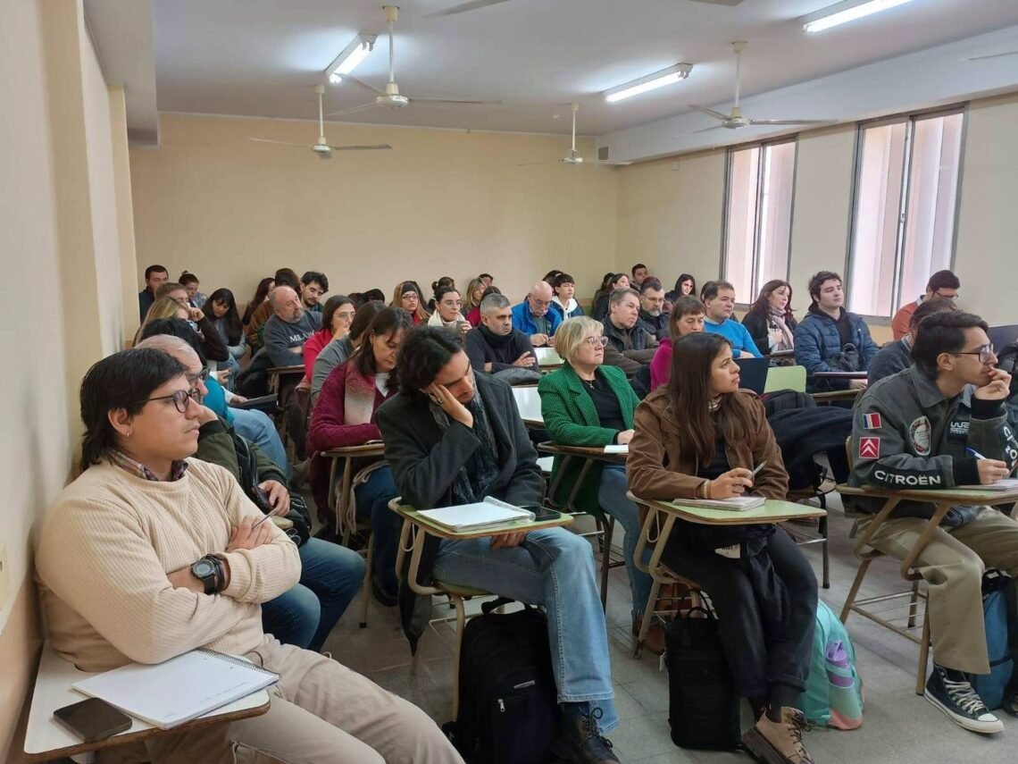 El Profesorado Superior de Ciencias Sociales tuvo una destacada participación en el III Encuentro de Historia de Entre Ríos