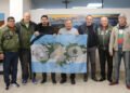 Veteranos de Malvinas visitaron el Túnel Subfluvial y donaron una bandera en homenaje a los 649 héroes