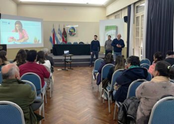 Emprendedores y comerciantes se capacitaron en educación financiera y plan de negocios